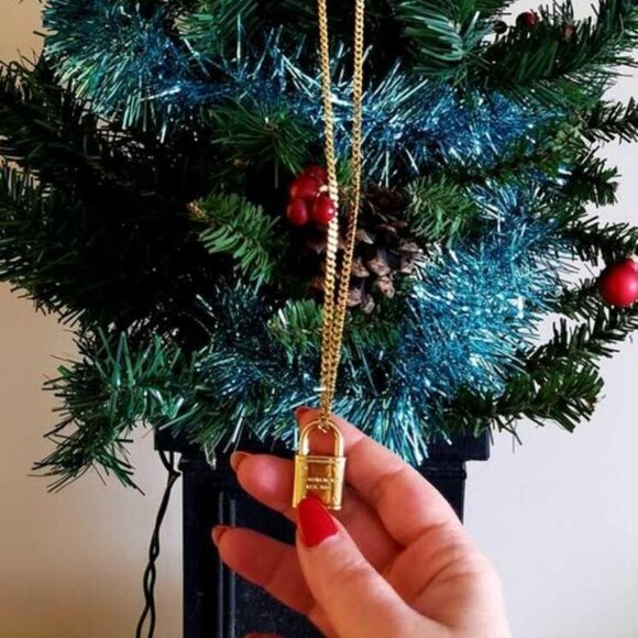 MICHAEL KORS BRACELET & NECKLACE SET with Pouch - Picture 3 of 5